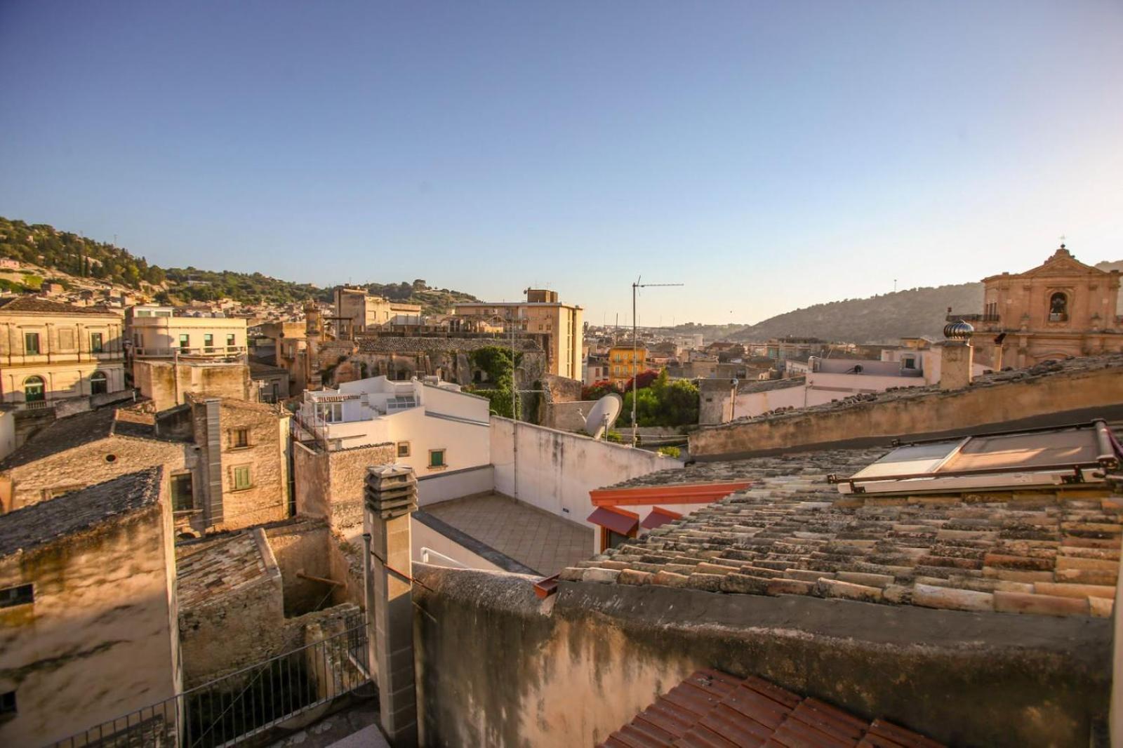 Ferienwohnung La Terrazza Di Viola Scicli Exterior foto